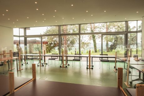 Seminarraum im neugebauten Seminartrakt