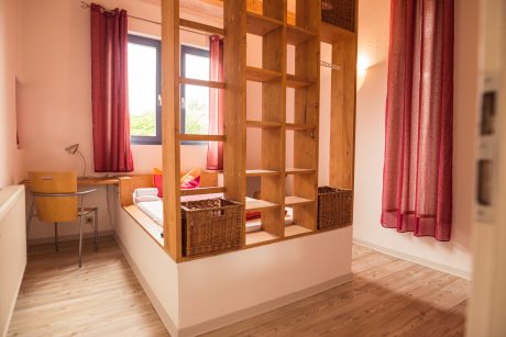 Rotes Zimmer im kleinen Badehoek