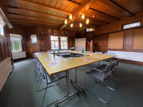 Blick in den Seminarraum in der Villa Sonneck