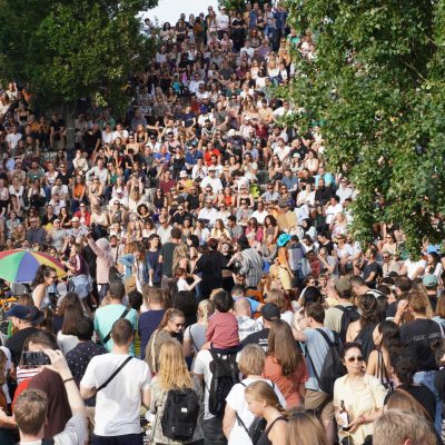 Blick auf eine Menschenmenge