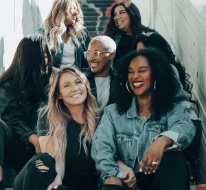 eine diverse Gruppe Frauen