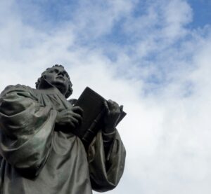 Eine Statue von Martin Luther