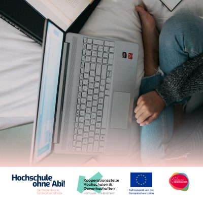 Teaser zur Online-Inforeihe der Hochschulbrücke mit einer lernenden Person